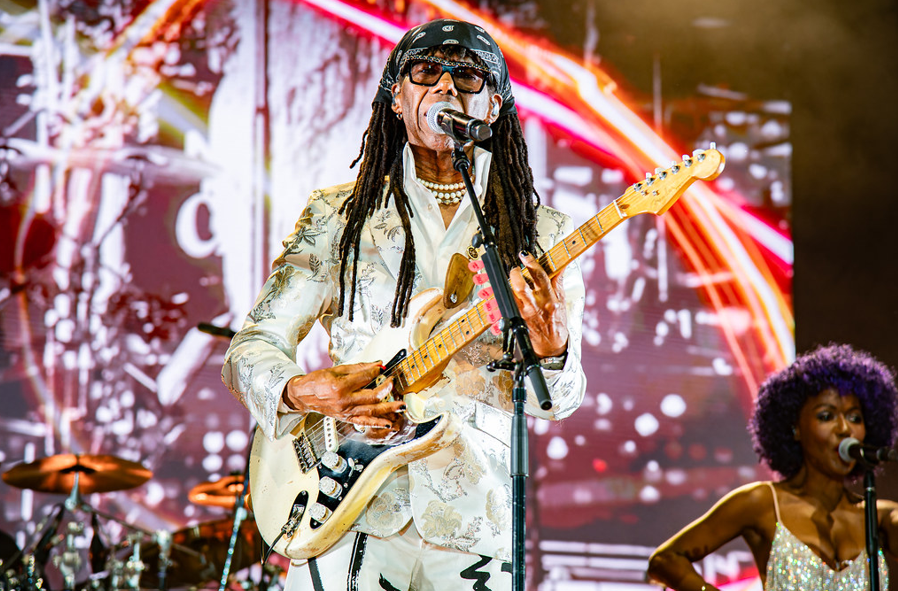 Nile Rodgers – great concert. Who know him and the Chic ? I think a lot of you